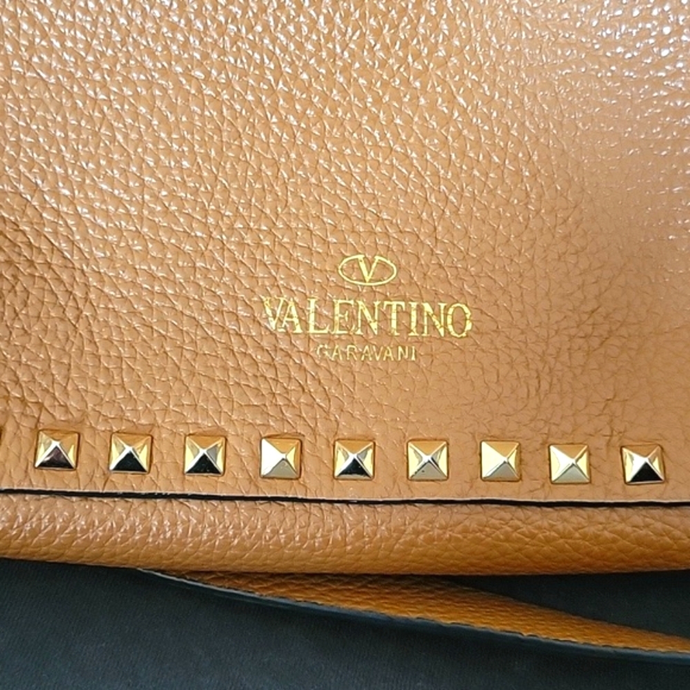 VALENTINO GARAVANI Pebbled Calfskin Rockstud Flip-Lock Messenger Bag - Picture 5 of 13